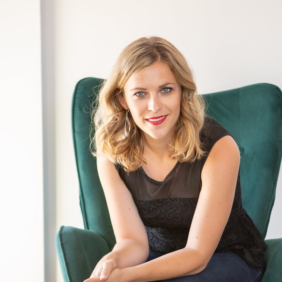 Portrait of Michelle Lynne